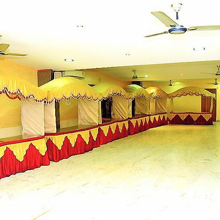 Sindhu Towers Hotel Vellore Kültér fotó