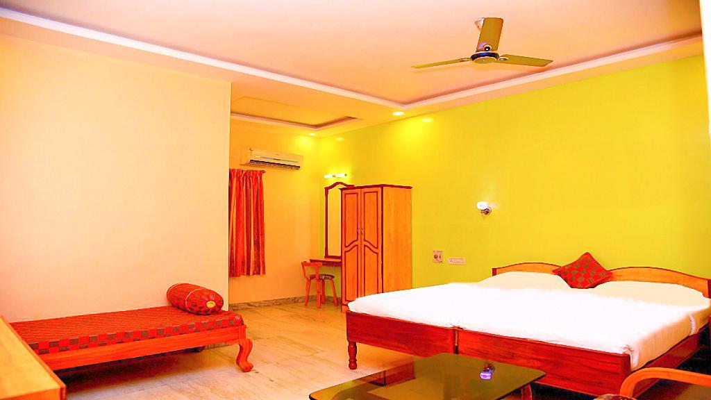 Sindhu Towers Hotel Vellore Kültér fotó