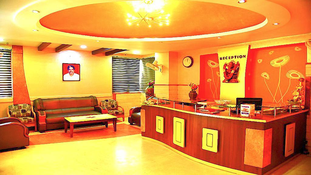Sindhu Towers Hotel Vellore Kültér fotó