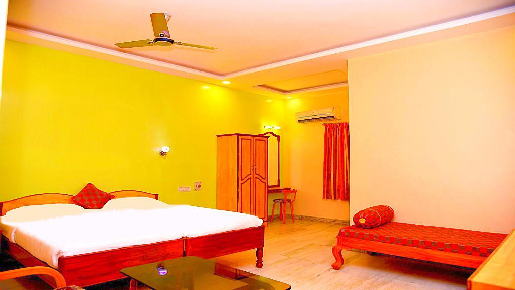 Sindhu Towers Hotel Vellore Kültér fotó